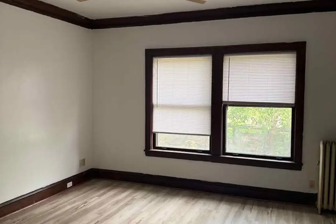 2420 1st Ave S unit 1 – další