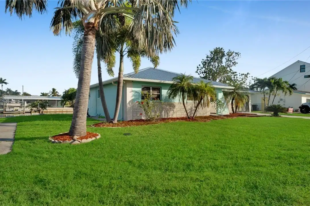 2758 Bruce St - View 4