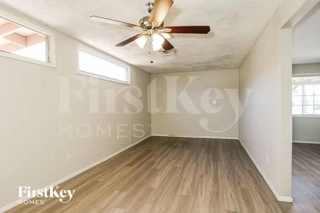 13249 N 14th Dr - View 6