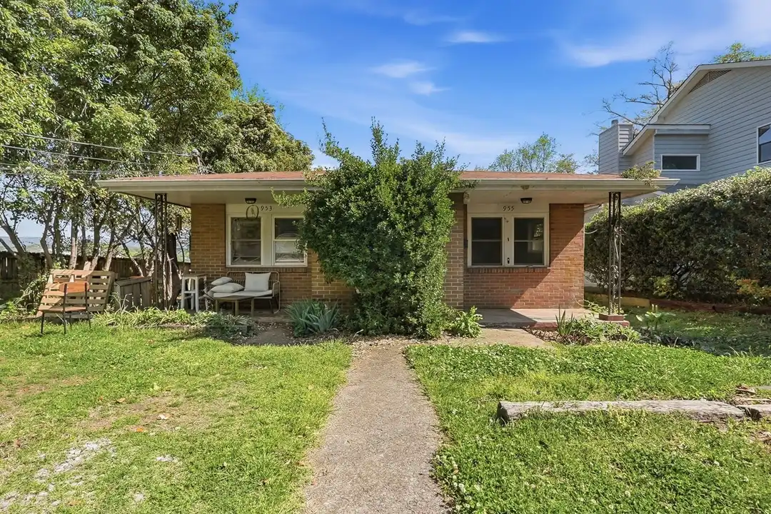 955 E 5th St – photo 1