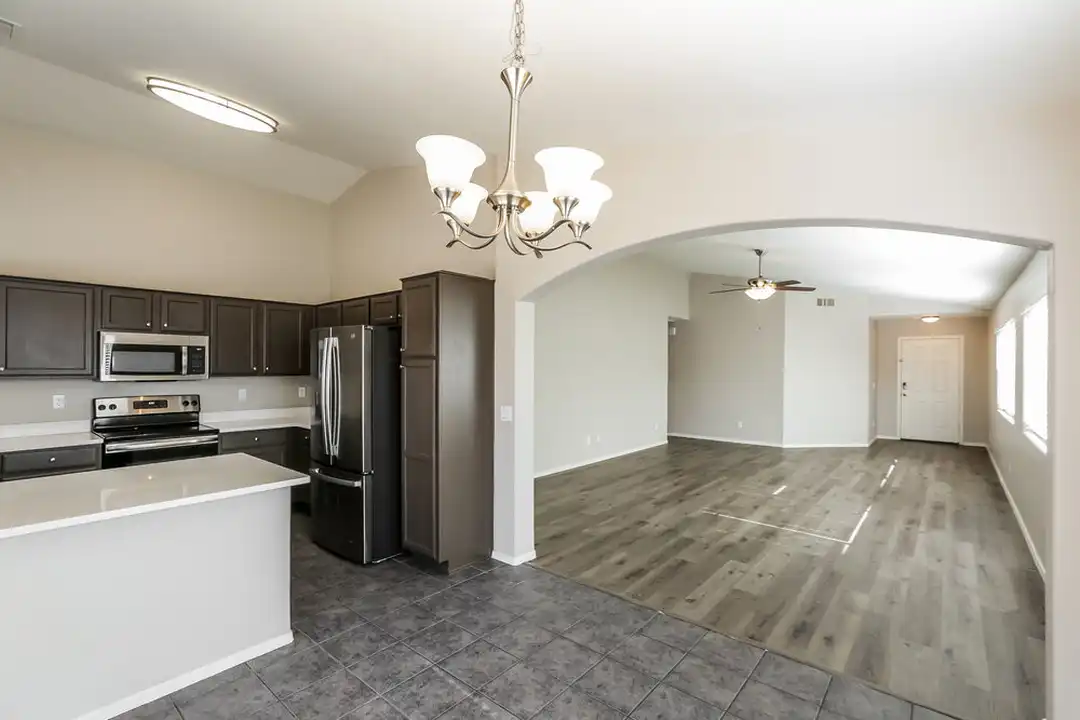 25739 W St Catherine Ave - More