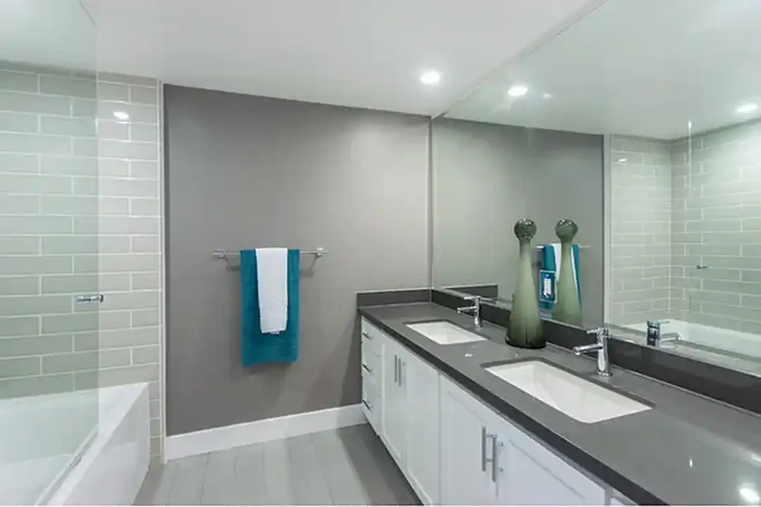 131 South Maple - More