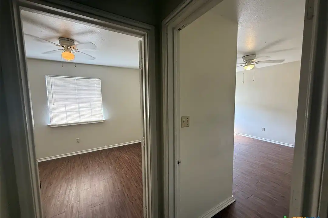 1000 Sagewood Trail #1002 - More
