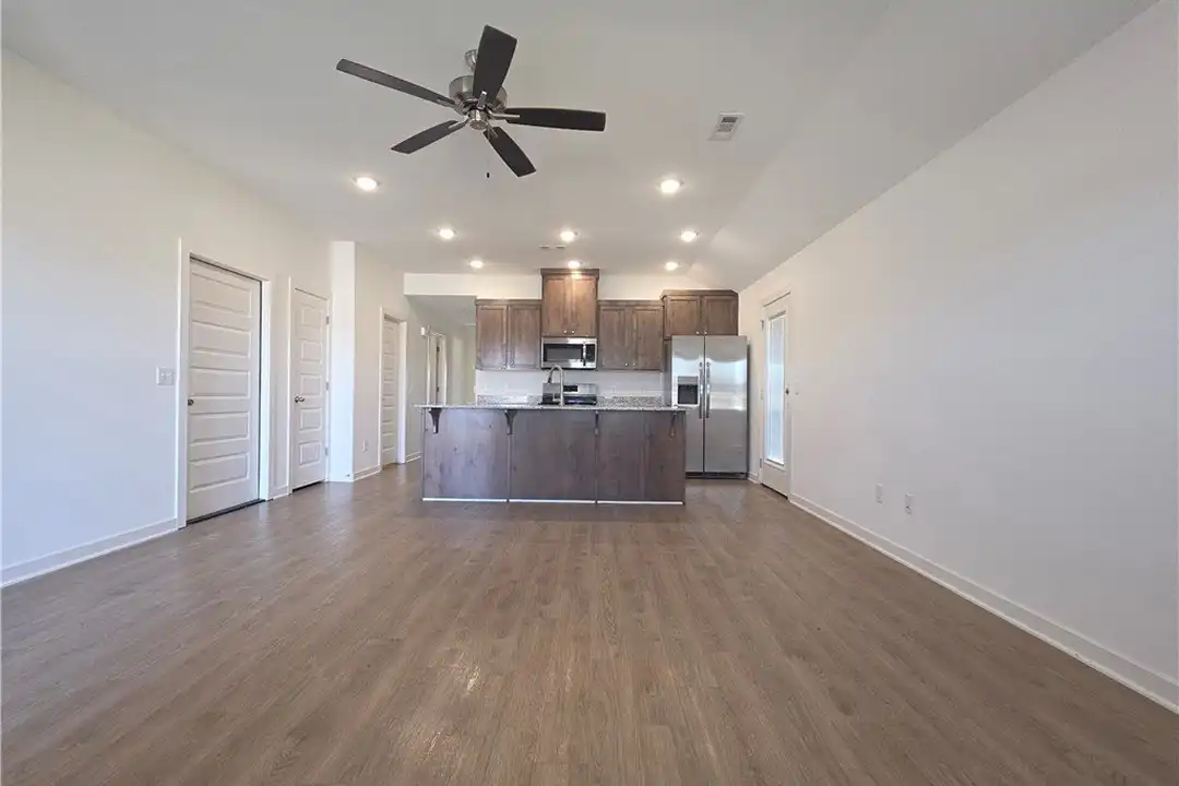 610 W Loren Dr - View 2