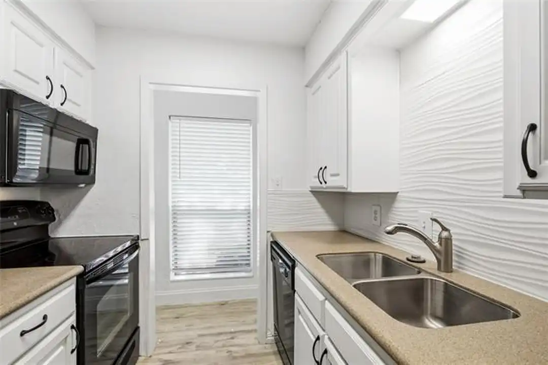 2729 Hurstview Dr unit C - More