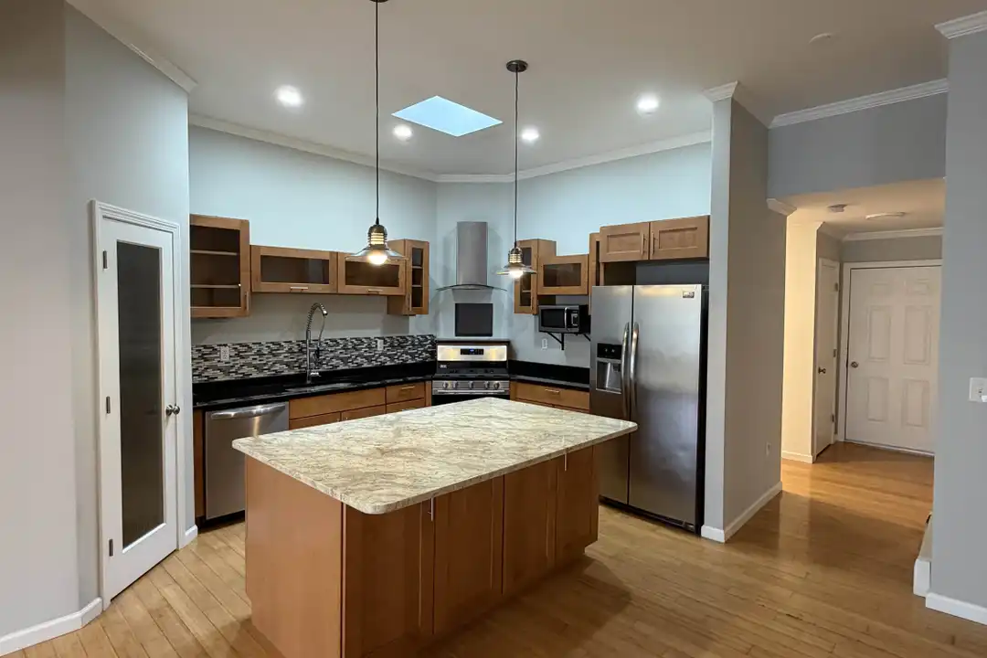 873 Farmington Ave unit # 2 – photo 1 of 7