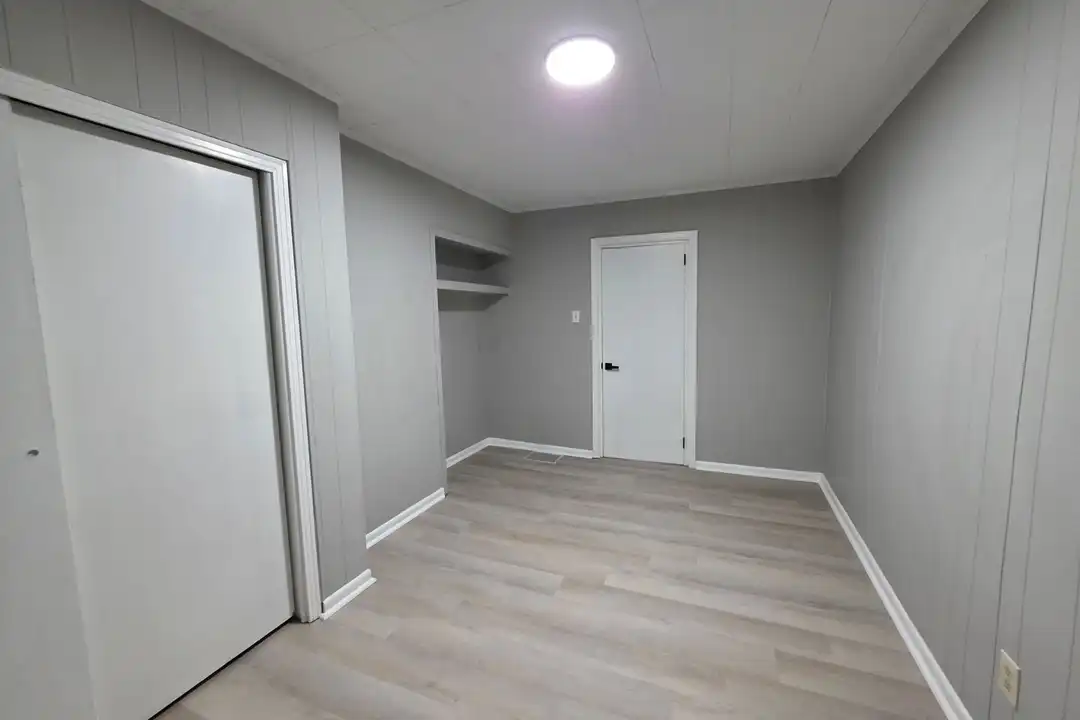 913 Peralta St unit A - More