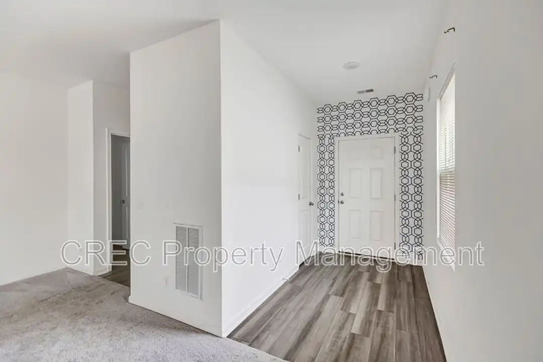 House in Summerville - View 4