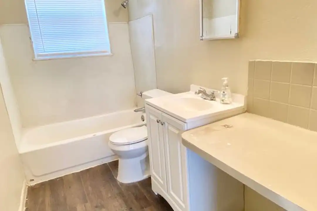 808 Vanda Ave - View 5