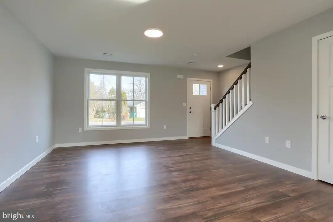174 Lamp Post Ln - View 5