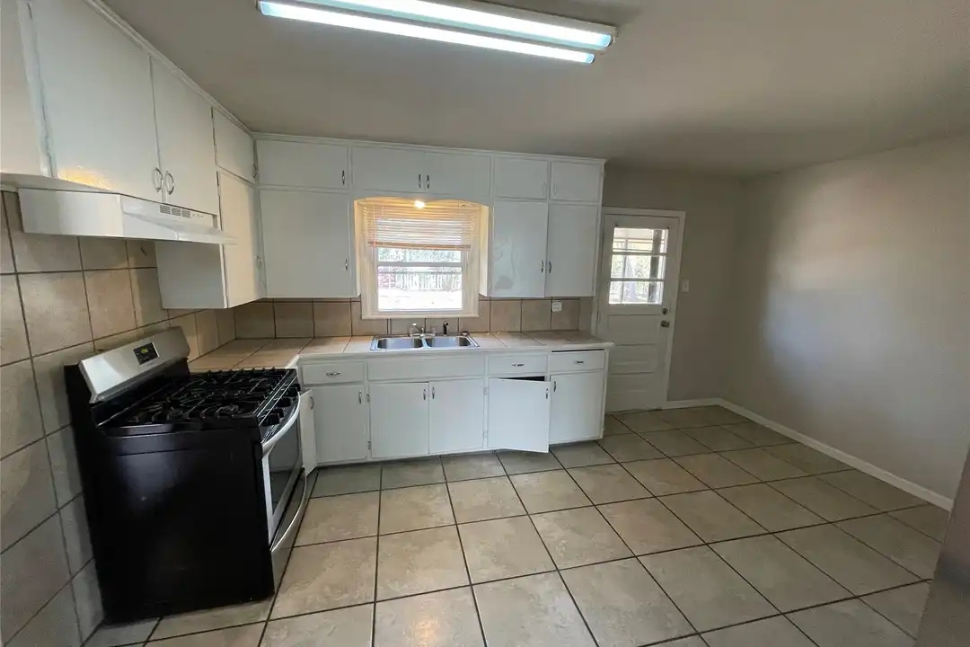 1309 N Binkley St - View 2