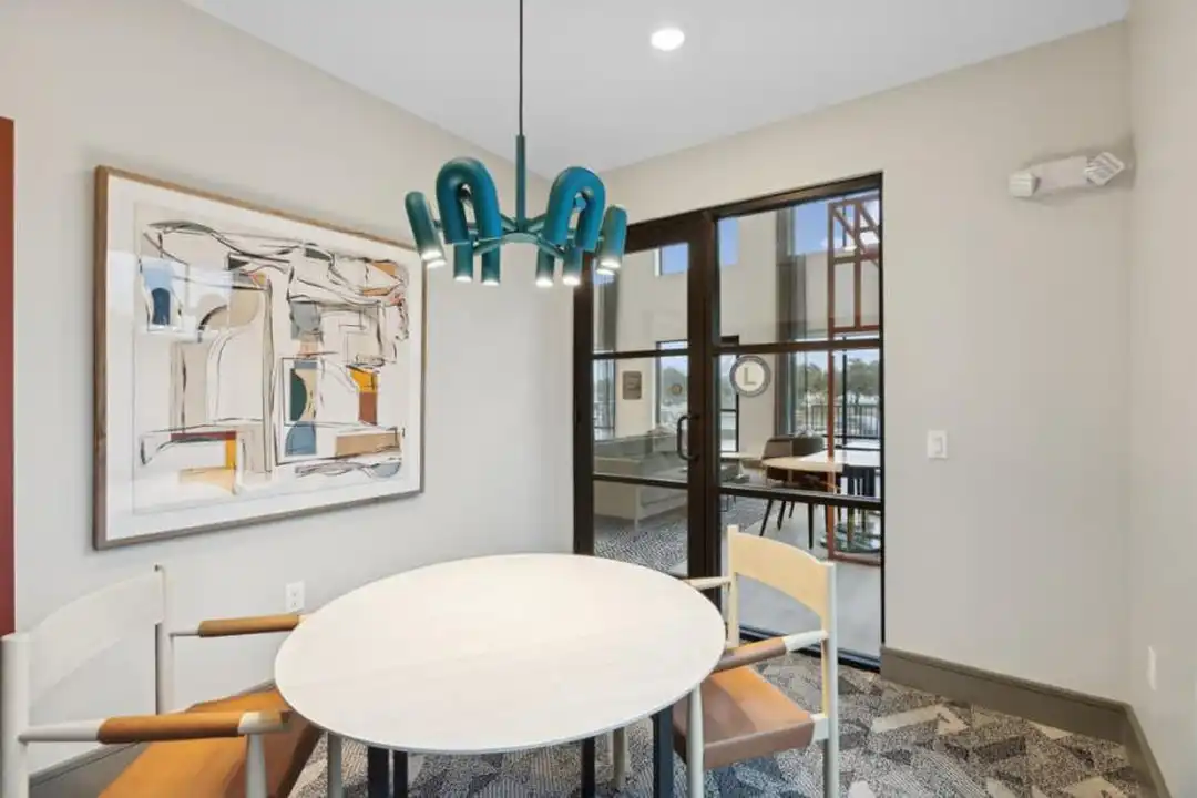 9101 1/2 Metric Blvd - View 2