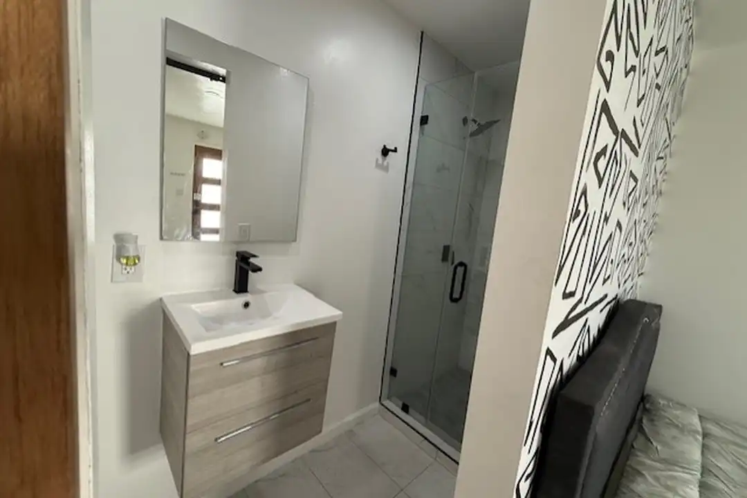 Apartment in Los Angeles, Vermont Knolls - View 5