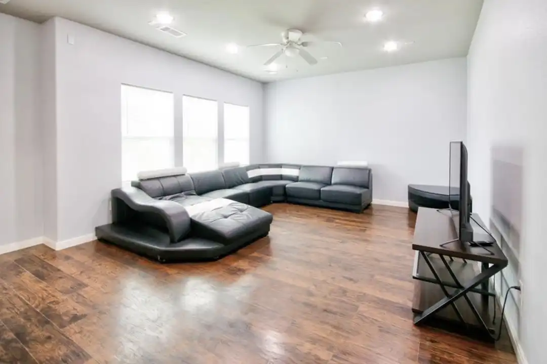 3510 Oleander Ave - View 4