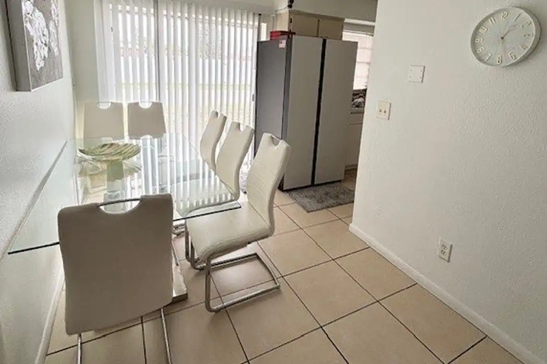 1342 SE 2nd Ave #2 - View 5