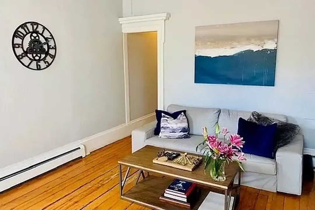 18 Cedar St unit 3 - View 3