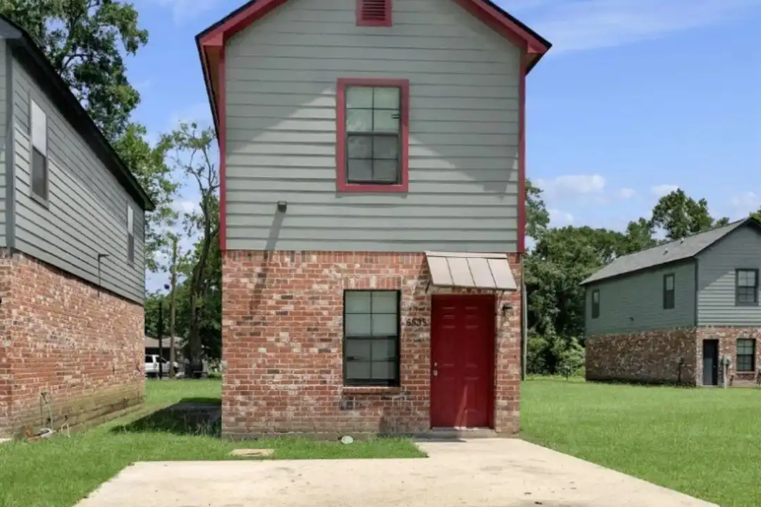 5553 Paige St – photo 1