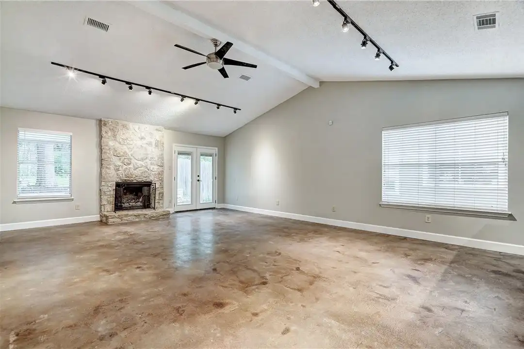 6009 Avery Island Ave - View 5