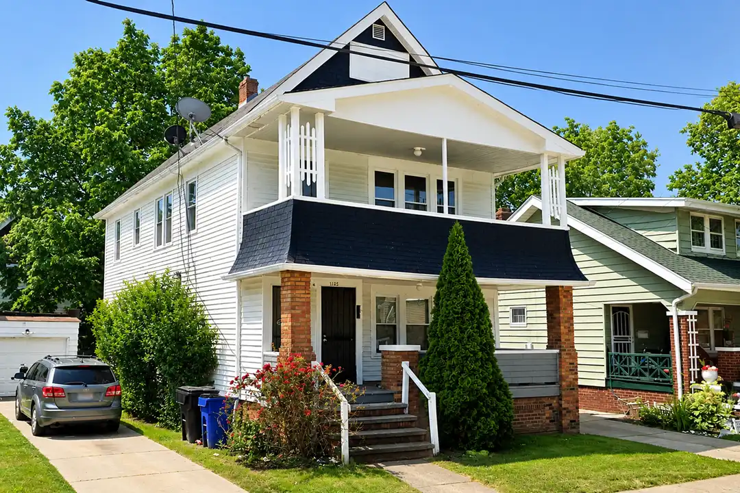 15710 Corsica Ave unit Up – photo 1