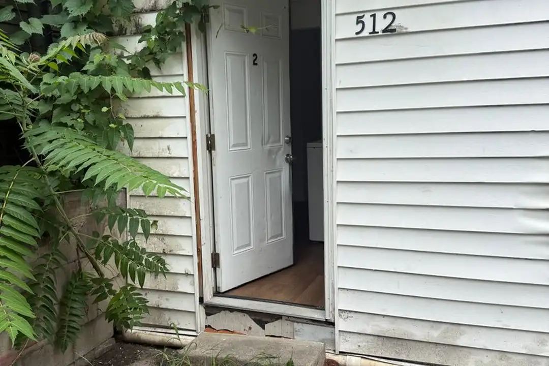 512 Carothers Ave unit Unit B – photo 1 of 17