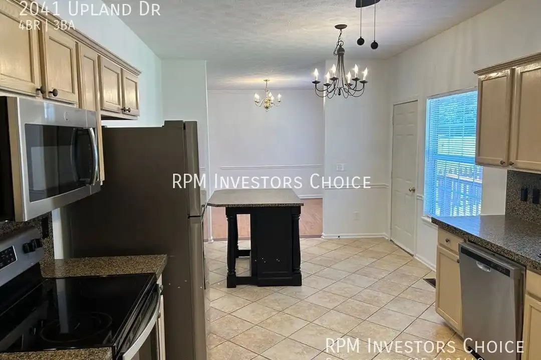 2041 Upland Dr - View 6