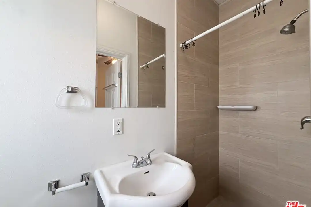 1254 W 37th Dr #1248 – pohled 5