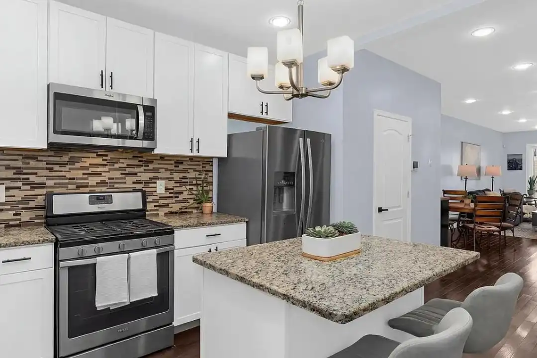 53 N Luzerne Ave – photo 1