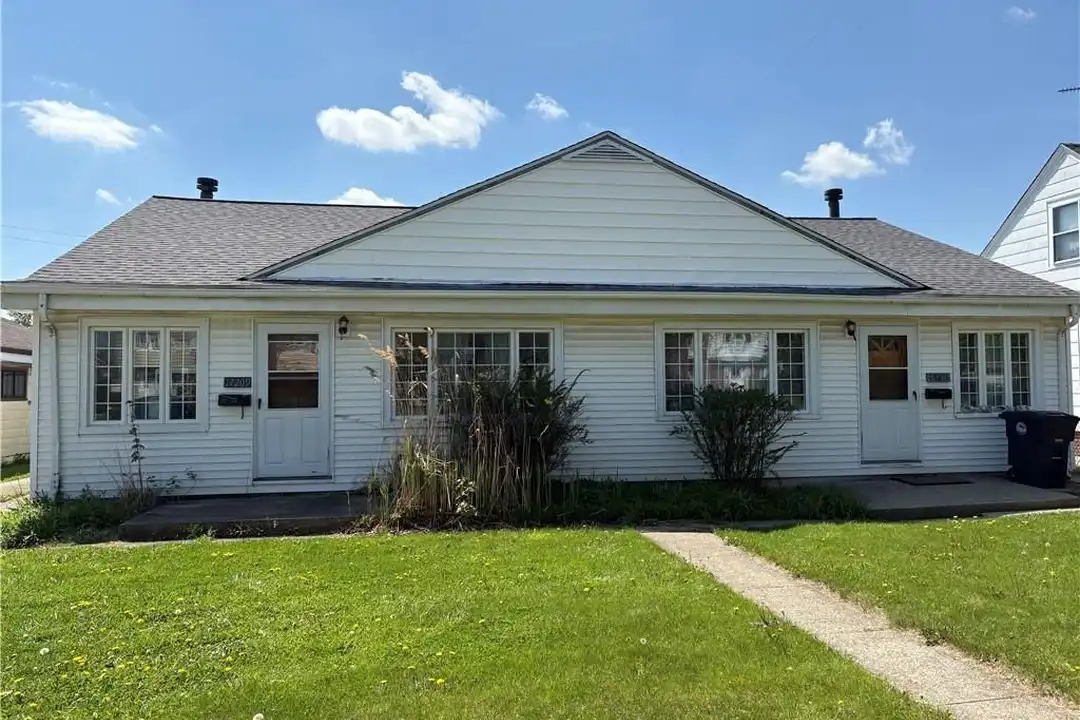 17209 Puritas Ave – photo 1