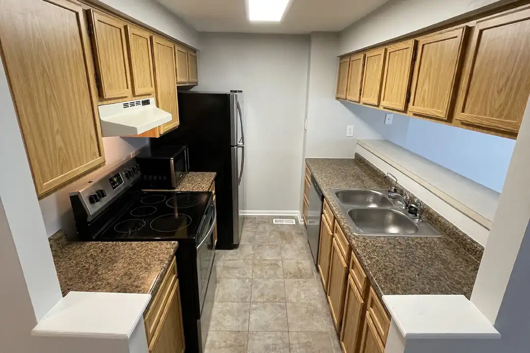 8536 Hague Rd - View 3