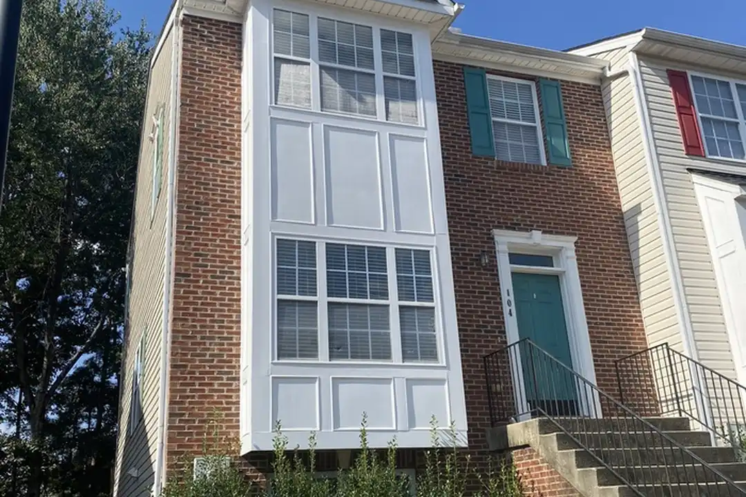 2810 Barrymore St unit UNIT 104 – pohled 2