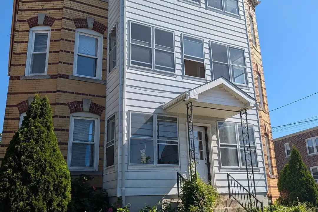 23 Lyman St unit 3E – photo 1 of 7