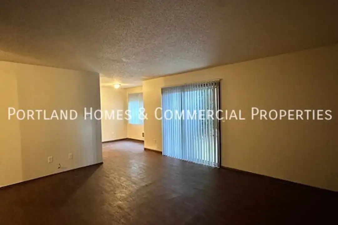 15774 SE Division St - More