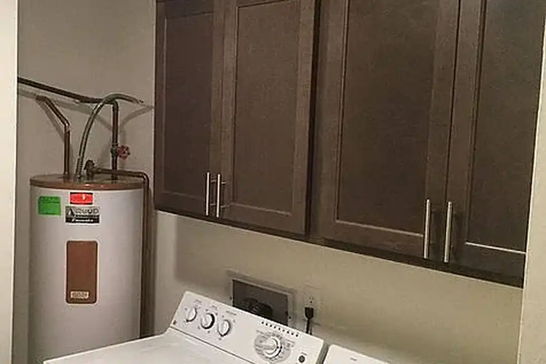 Oakridge Apartments – photo 1