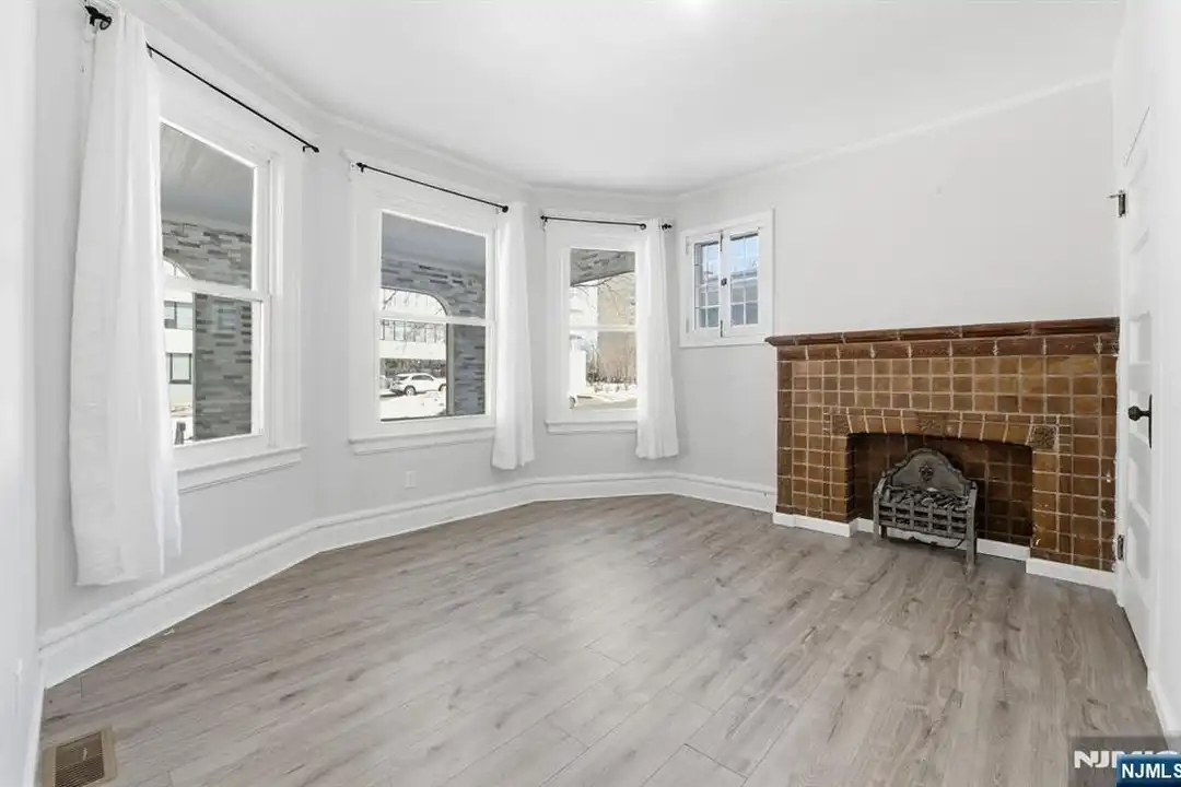 15 E Highland Ave - View 5