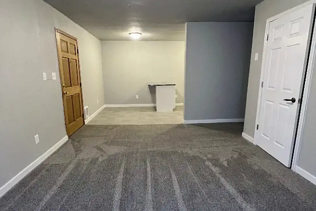 735 Center Avenue West – photo 1 of 10