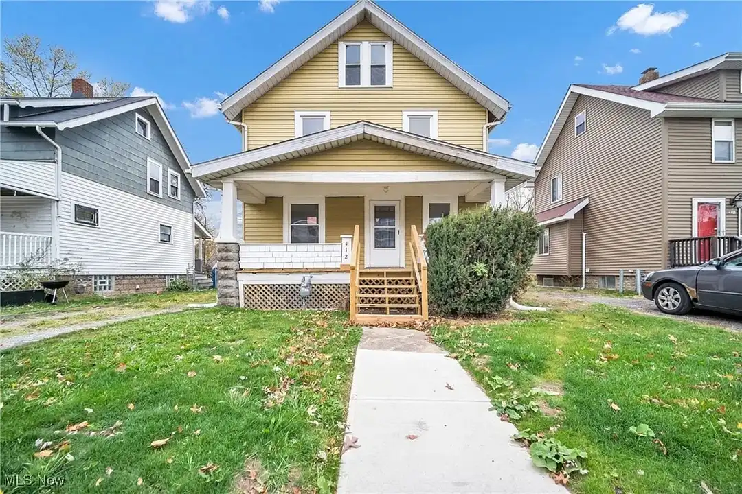 412 W 28th St – photo 1