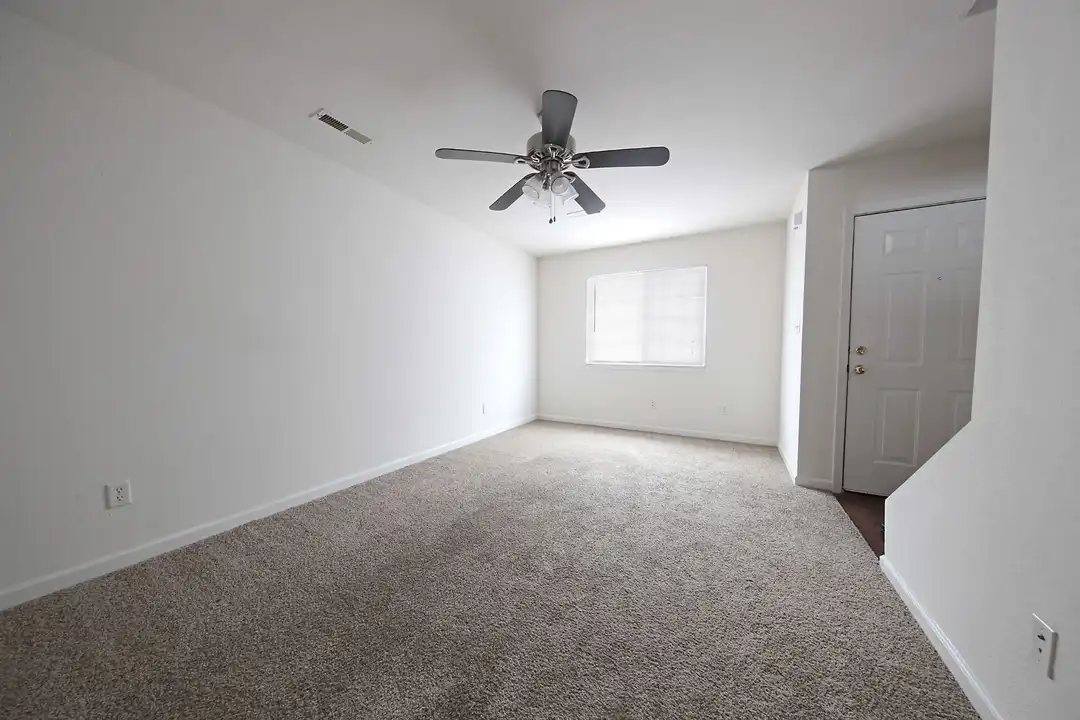 1550 N Washington St unit BLDG - 3 Unit # 21 - View 4