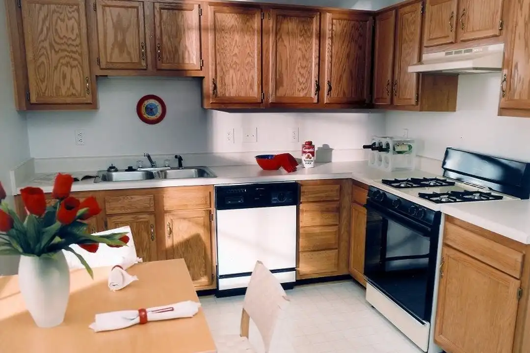 2301 Jefferson Ave unit 103 - More