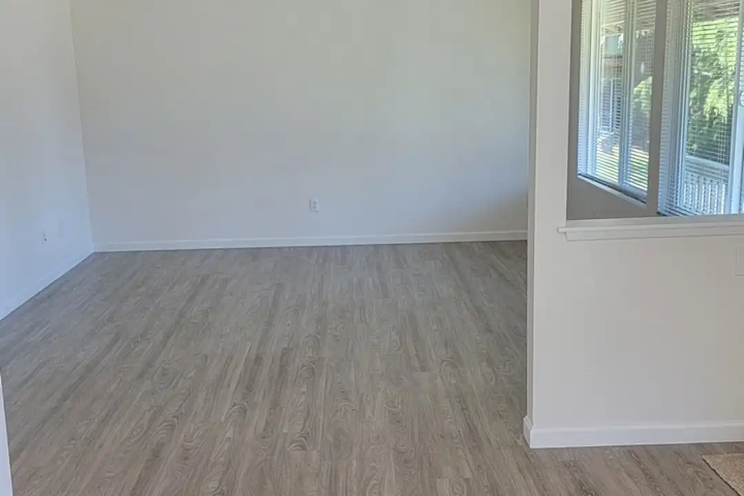 816 96th Ave NE unit A - View 2