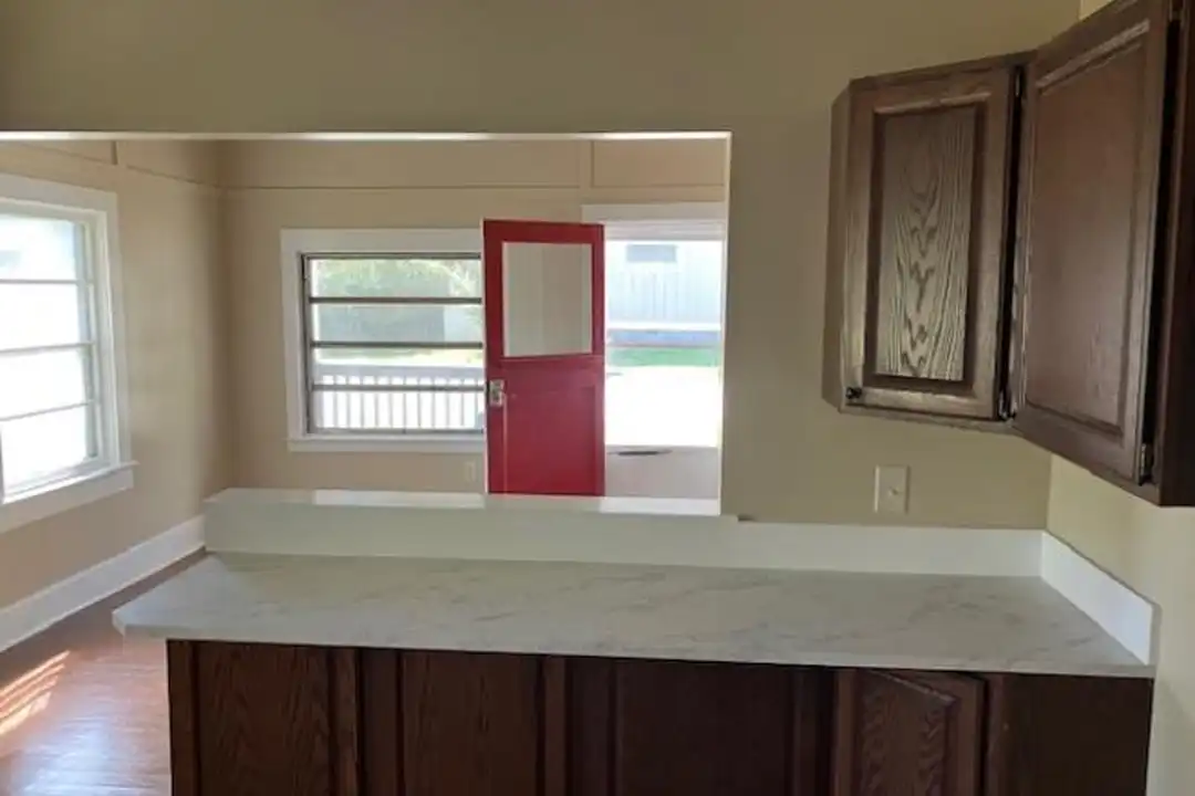434 Whitmire St – photo 1 of 11