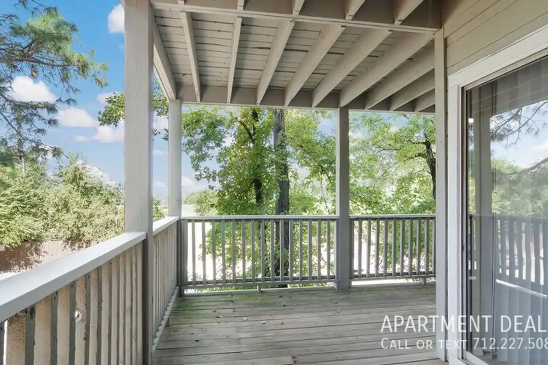 10127 Windmill Lakes Blvd – pohled 5