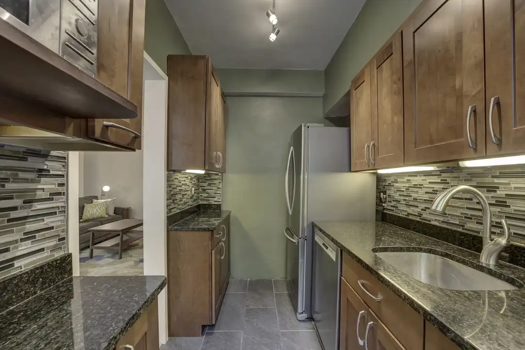 Apartment in Washington - View 2