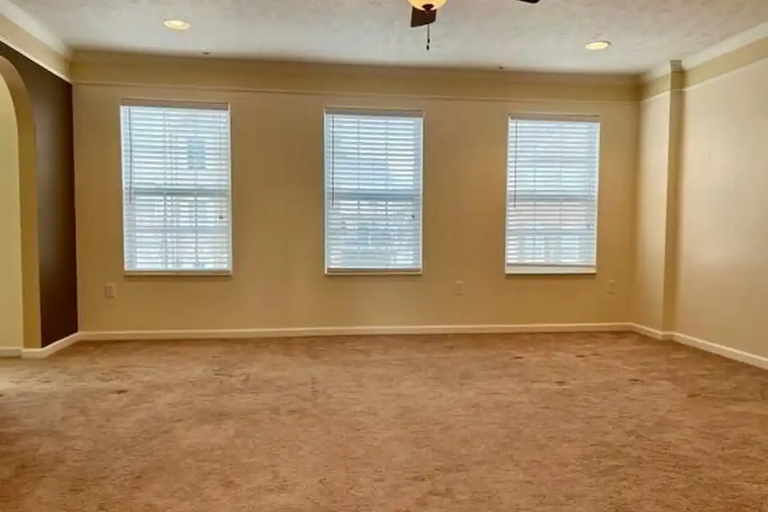 209 Ascot Ct - View 4