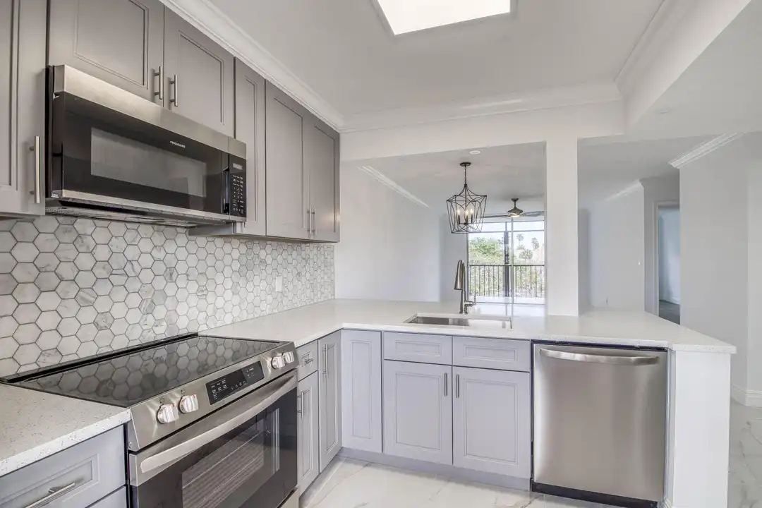 6795 Huntington Ln #406 - View 2