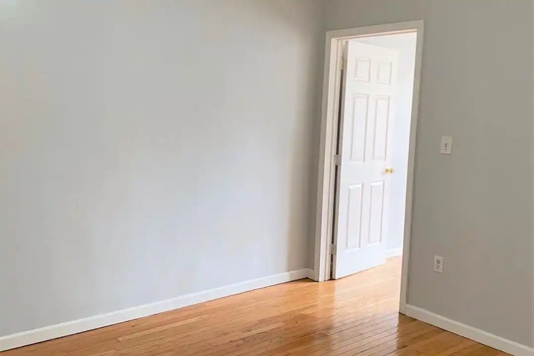 64 Glenwood Ave unit 101 - View 5
