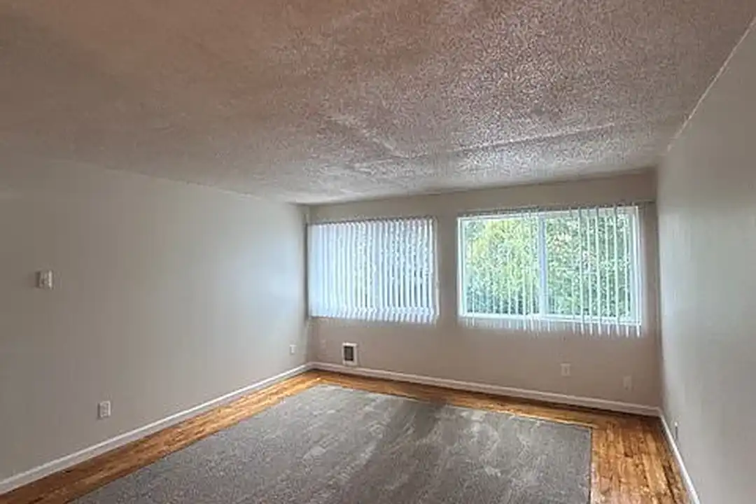 Shalamar Apartments – photo 1