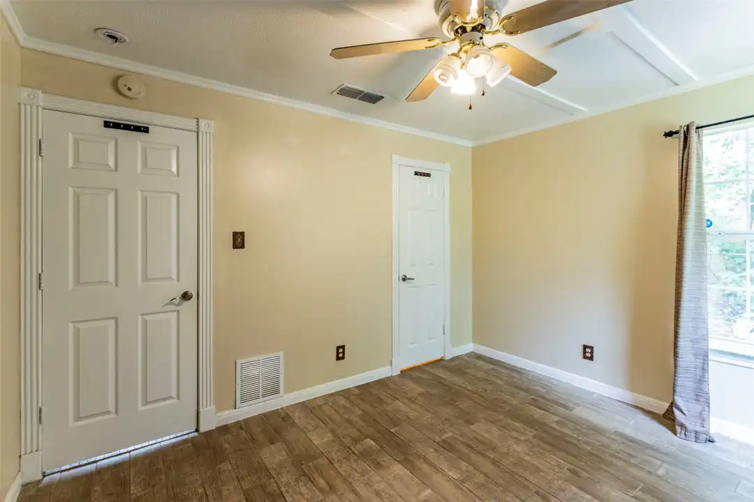 2520 Bitter Creek Dr - More