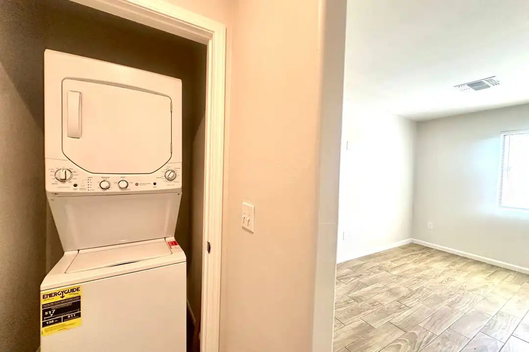 340 E 22nd St unit 340-1 - View 6