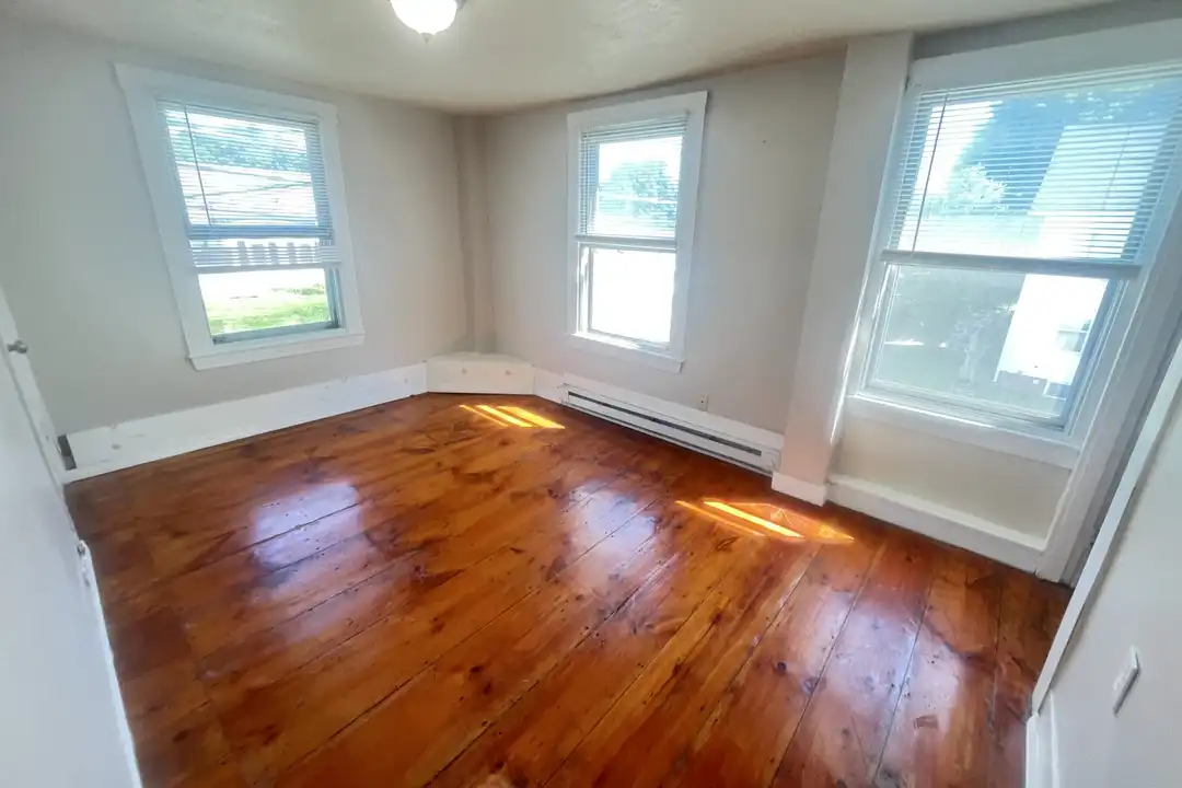 347 NE Main St unit 4 - View 5