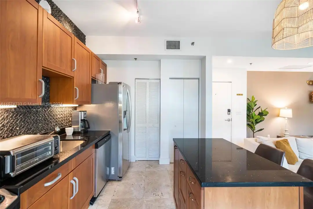 1545 Jefferson Ave - View 5